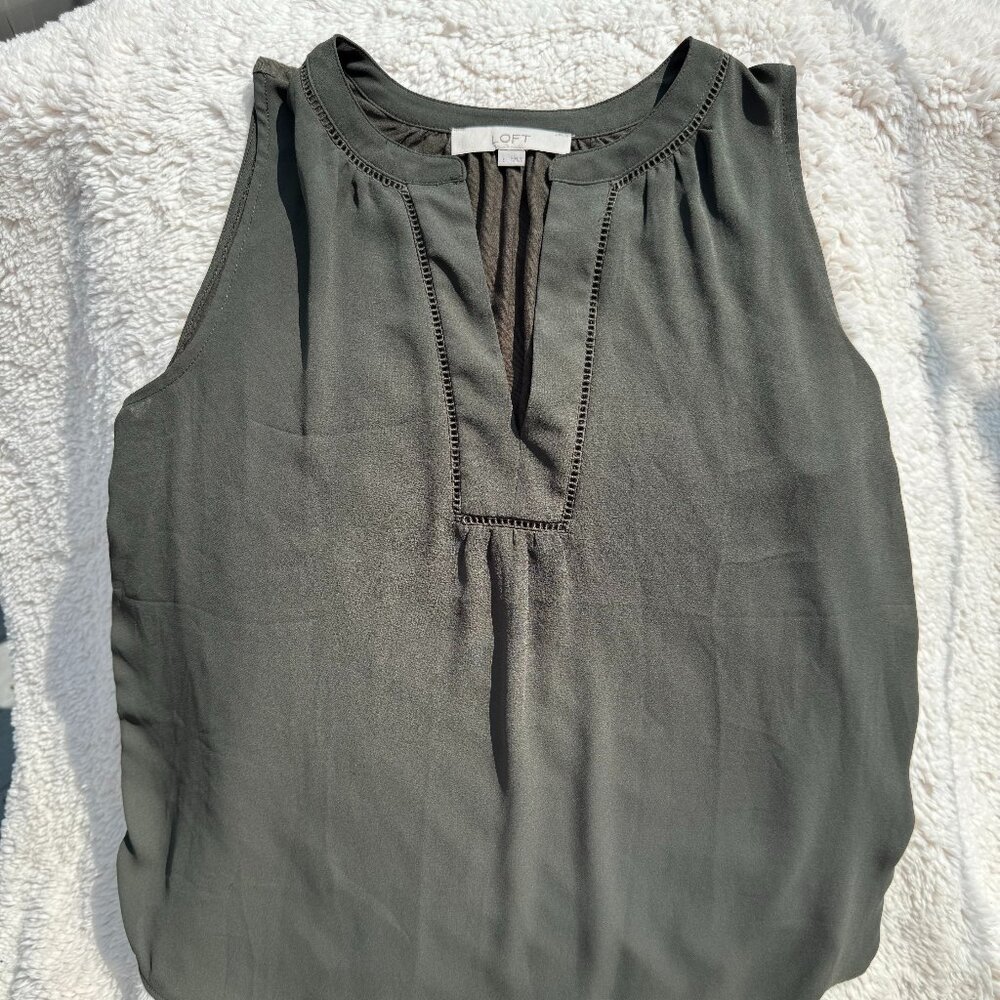 LOFT Sleeveless Mixed Media Blouse with Eyelet Stitching | Small